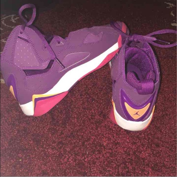 Nike Air Jordan True Flight Grape 5.5Y - Picture 2 of 4