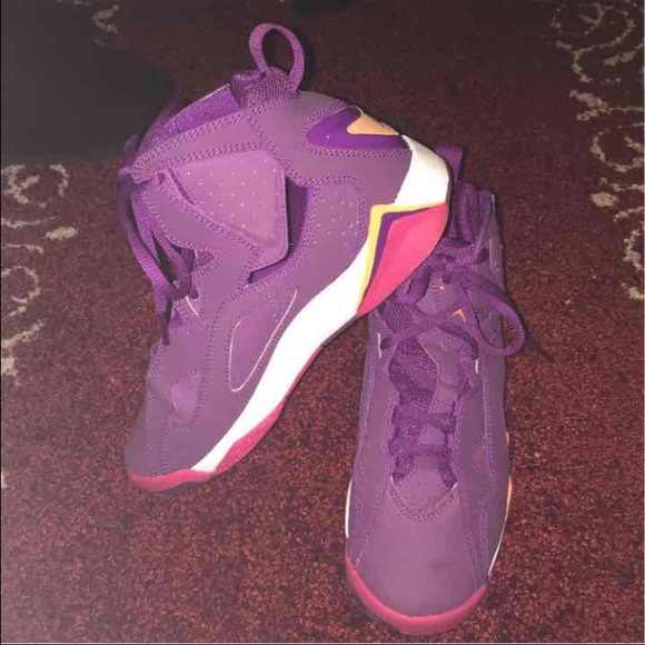 Nike Air Jordan True Flight Grape 5.5Y - Picture 4 of 4