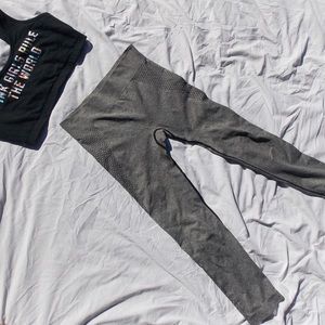 ⚠️BLACK FRIDAY SALE⚠️Capri workout leggings