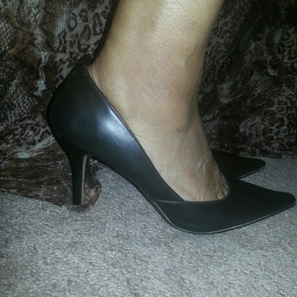 Shoes - Picture 2 of 4