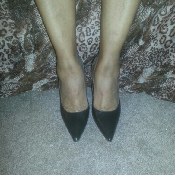 Shoes - Picture 4 of 4