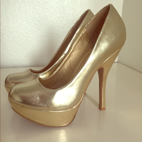 Gold pumps