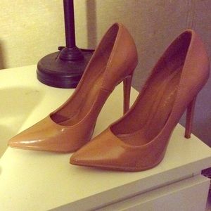 Lola Shoetique "High Reputation" Nude Pump
