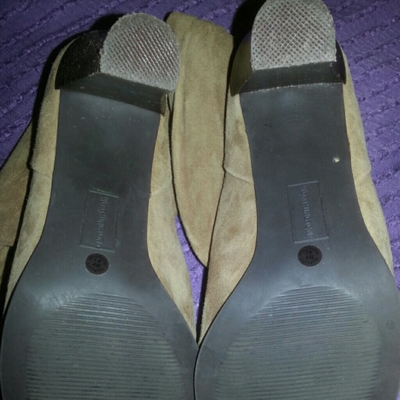 BOOTS - Picture 3 of 3