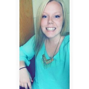 Meet your Posher, Alyssa