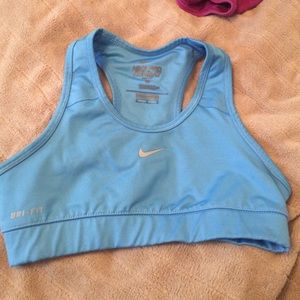 sports bra
