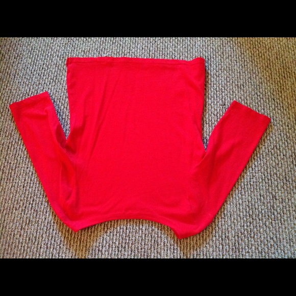 Red top - Picture 2 of 4