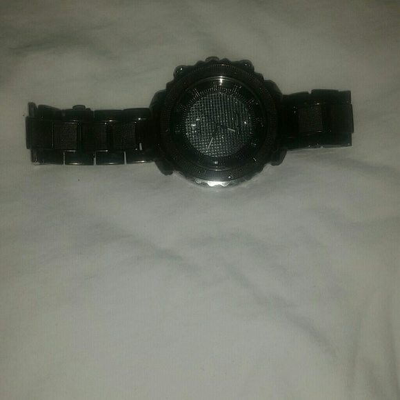 watch - Picture 2 of 3