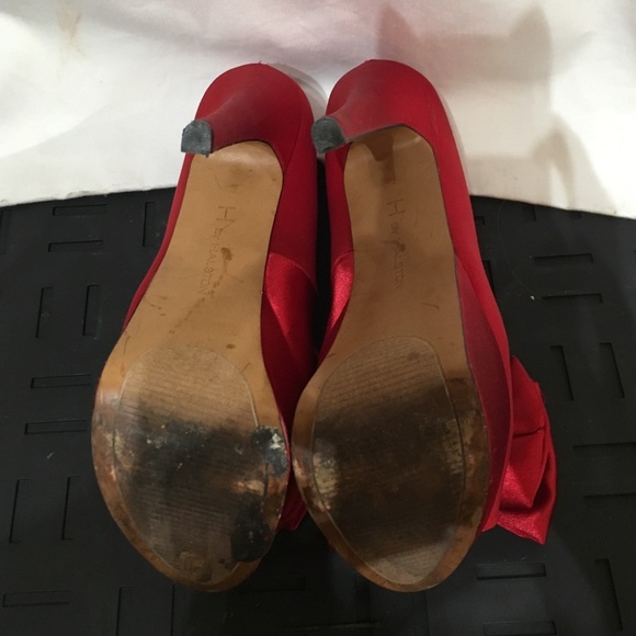 H by Halston red satin heels - Picture 4 of 4