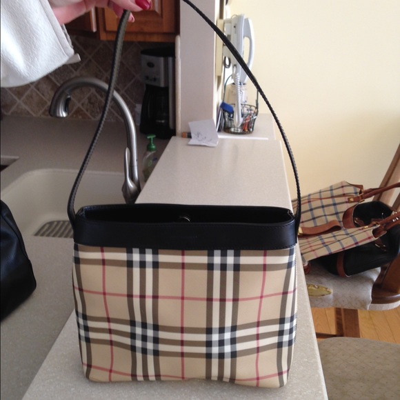 Burberry Handbags - Authentic Burberry Nova Check Heath bag