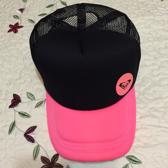 Roxy trucker hat