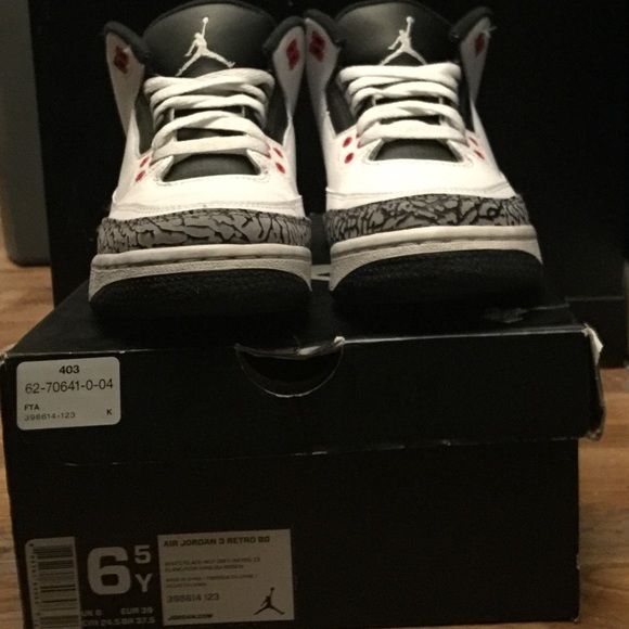 Jordan 3s white/black-wlf grey-infrrd23 ,size:6.5y - Picture 2 of 2