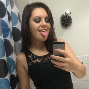 Meet your Posher, Maria