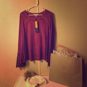 🆕Long sleeve maroon colored shirt from Black Swan
