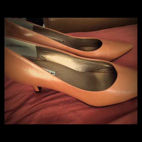 Tan heels never worn!!!