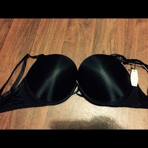 Victoria's Secret Bombshell. Sz 36DD. New with tag