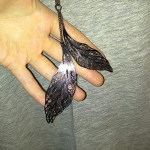 🚫SOLD ON MERCARI🚫H&M feather necklace