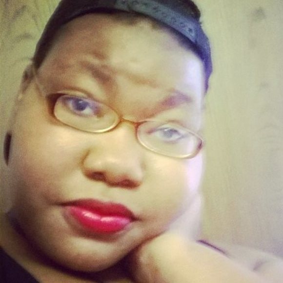 Meet your Posher, Dominique