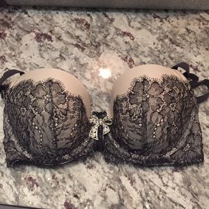 VS Dream Angel Demi. Foiled lace with diamond bow