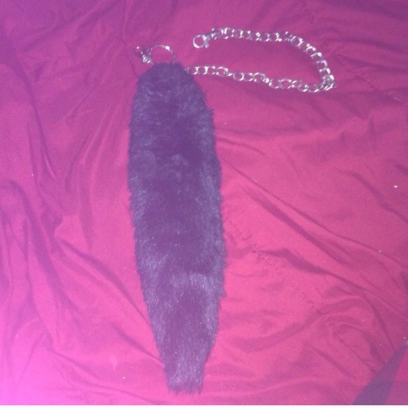 Tail