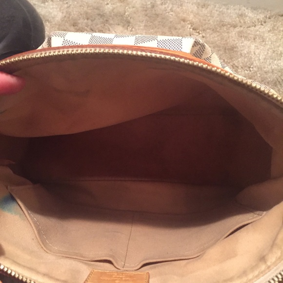 SOLD !!Authentic Siracusa PM Damier Azur Crossbody - Picture 4 of 4