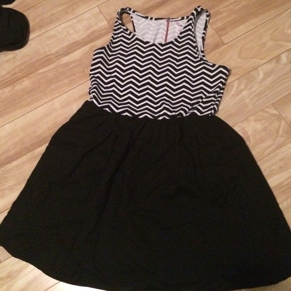 Black and white zig zag dress from target