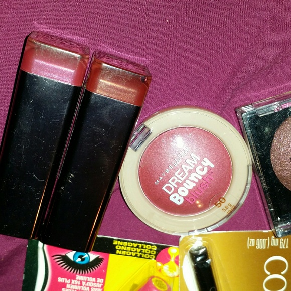 Makeup bundle - Picture 3 of 3