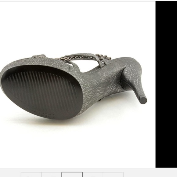 Chain heels - Picture 2 of 3