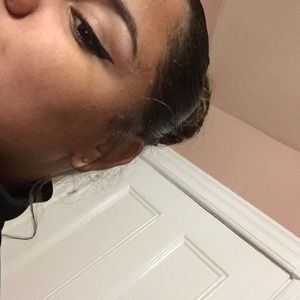 Meet your Posher, Carmelys