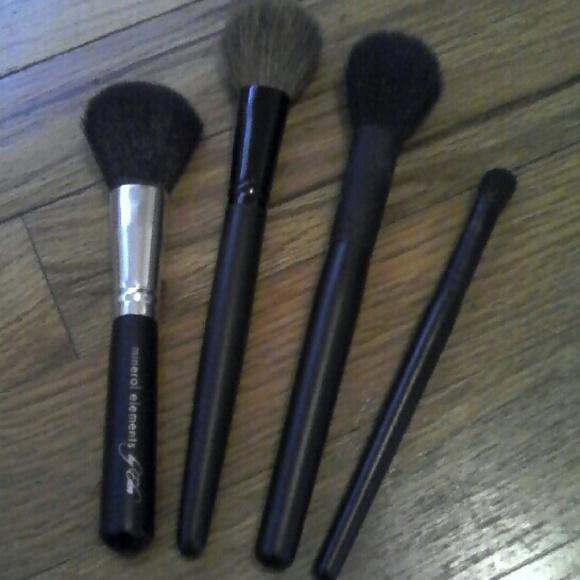 Makeup brushes