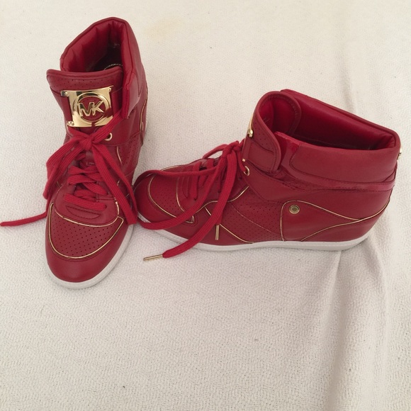 Brand new Michael Kors set. Size 10 shoes & bag