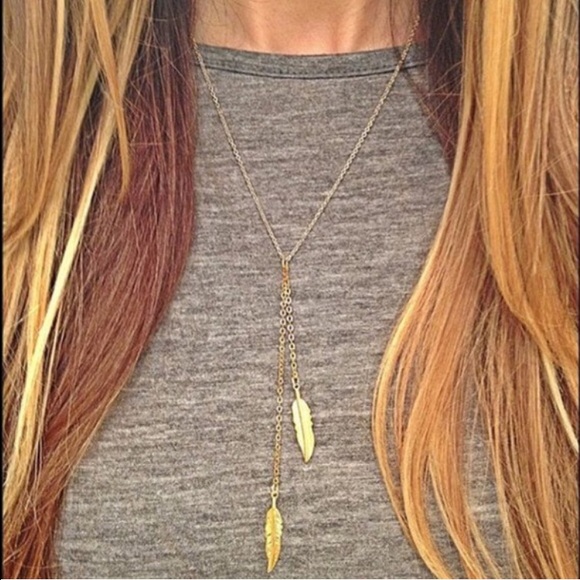 Pretty Leaf Necklace