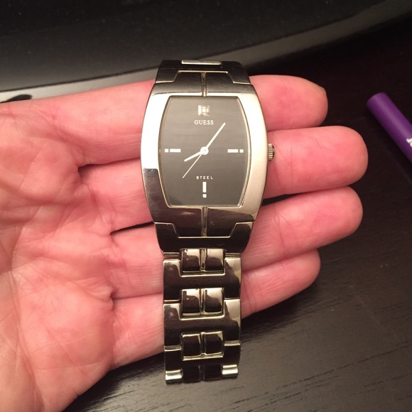 Vintage Men Guess Steel Silver Tone Black Dial Analog Quartz  Guess Watch