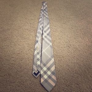 Grey and white traditional men's Burberry tie.