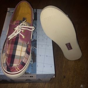 Womens red size 9 Sperry Top-Sider. NEVER WORN