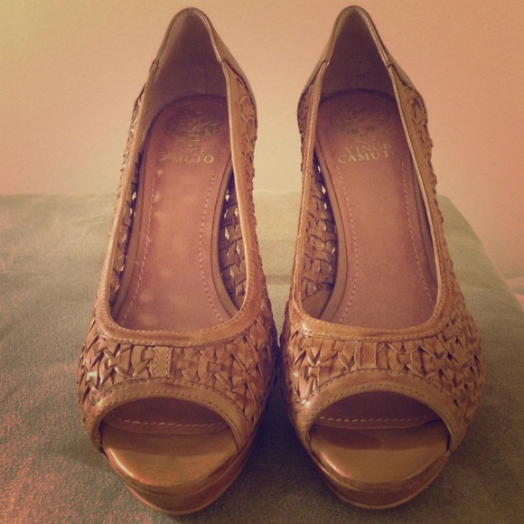 Vince Camuto pumps