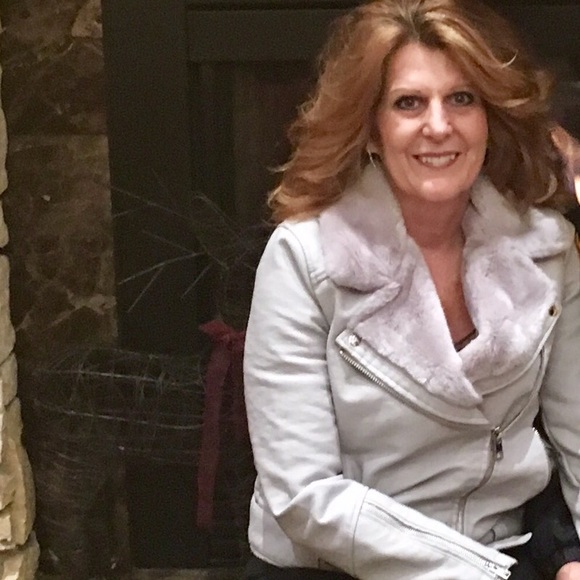 Meet your Posher, Joyce - Picture 4 of 4