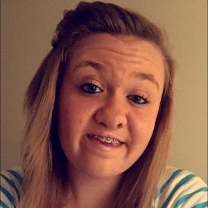 Meet your Posher, Olivia