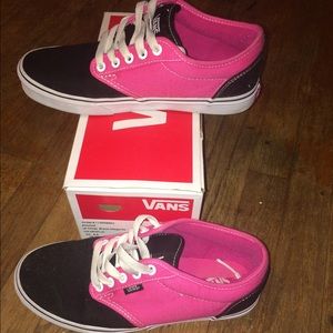 Women's Black/Magenta Vans size 8.5