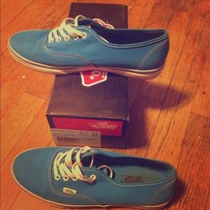 Women's size 8.5 blue vans