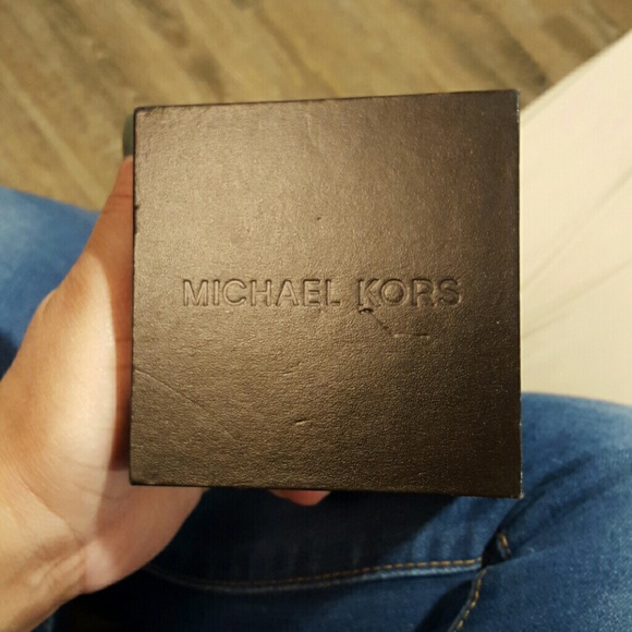Gold Michael Kors watch main image 4