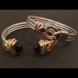 Set of fashion bracelets