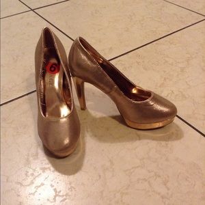 Rampage gold pumps