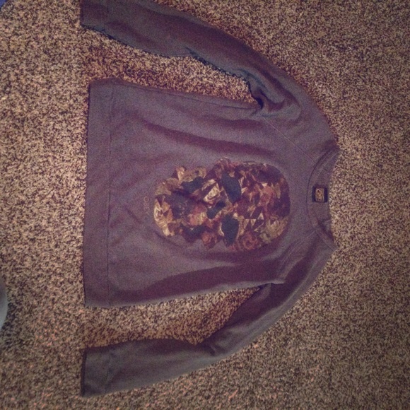Obey skull top