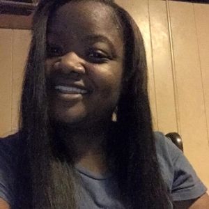 Meet your Posher, Alexia