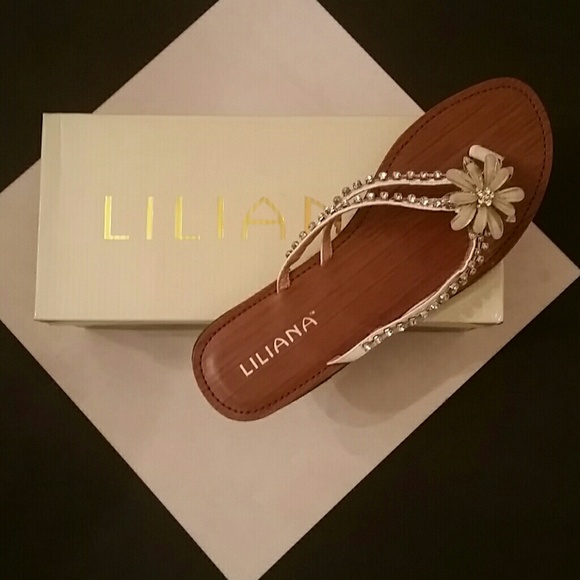 White Sandal w/Rhinestones