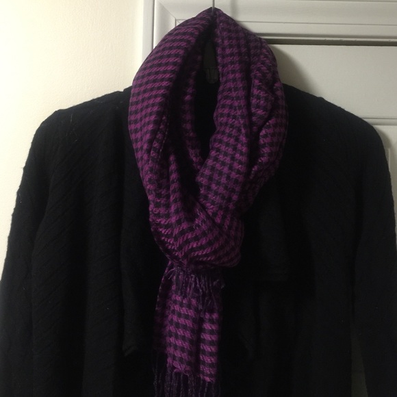 Purple and black houndstooth scarf