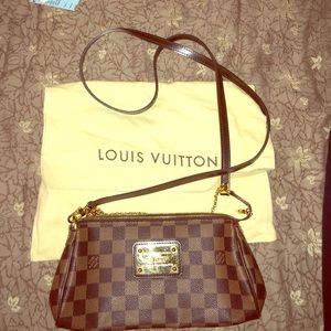 Louis Vuitton Eva Clutch in Damier