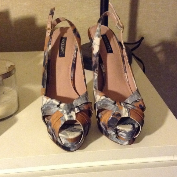 Multi-Colored Slingback Pump - Picture 2 of 4