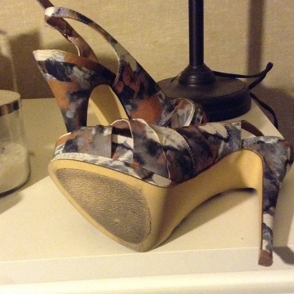 Multi-Colored Slingback Pump - Picture 4 of 4